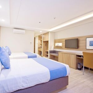 Corner King Suite
